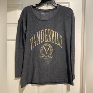 💥Vanderbilt University long sleeve top size small oversized